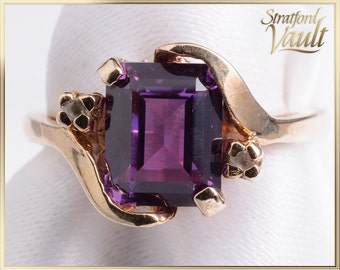 Vintage ~ Ladies Created Sapphire Ring ~ 10k Yellow Gold ~ 2.25ct Emerald Cut Created Pink/Purple Sapphire ~ STR21163