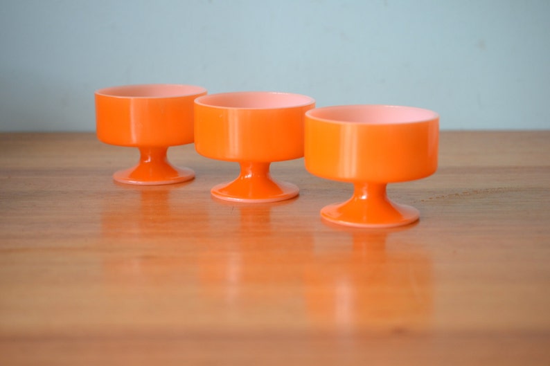 Vintage dessert bowls cups orange USA ramekins pyrex ramekins