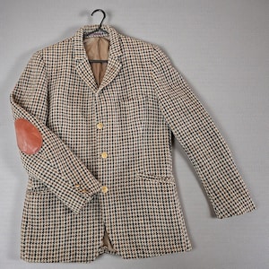 Marynarka z tweedu wełnianego w stylu vintage, rozmiar L, skórzane łaty na łokciach, guziki z wilkiem, styl retro z lat 70.