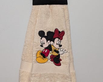 Mickey & Minnie Mouse Hanging Snap Towel