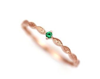 Dainty Lace Emerald Gold Ring, Emerald Ring, Filigree ring, 14K Gold Ring, May Birthstone Ring, Stacking Birthstone Ring, Dainty Gold Ring