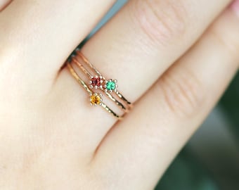 Emerald Flower Ring, Emerald Ring, 14K Emerald Ring, Gold Emerald Ring, Natural Emerald Ring, Emerald Engagment Ring, May Birthstone Ring