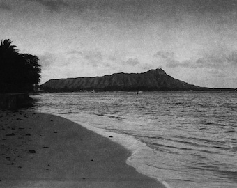 Diamond Head and Waikiki Beach before the Hotels, Oahu, Hawaii (Black and White Historical Photograph, Giclée Print)