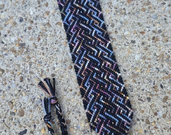 Infinity Design, Handknuten Armband