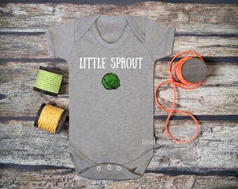 Little Sprout - Cute Christmas Babygrow / Vest / all in one / bodysuit - Baby / Xmas / Gift / Present / Glitter