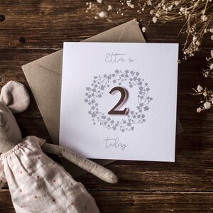 2E ANNIVERSAIRE / DEUXIÈME carte d'anniversaire de luxe personnalisée / Couronne sur mesure en or rose / Petite fille / DEUX / 2