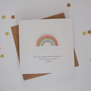 Gepersonaliseerde luxe nieuwe babykaart / regenboog pastel / babymeisje / op maat / glitter