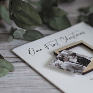 OUR FIRST VALENTINE'S Day / Gepersonaliseerde luxe polaroidkaart / Voeg je eigen foto toe afbeelding 2