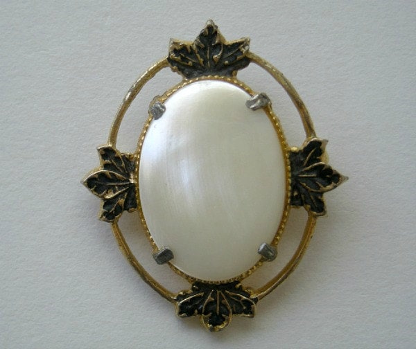 Vintage Gold Finish Milky White Gem Oval Pinclasp Etsy