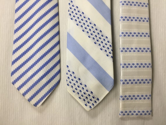 1950s true vintage White Blue stripes tie, bebop era,… - Gem