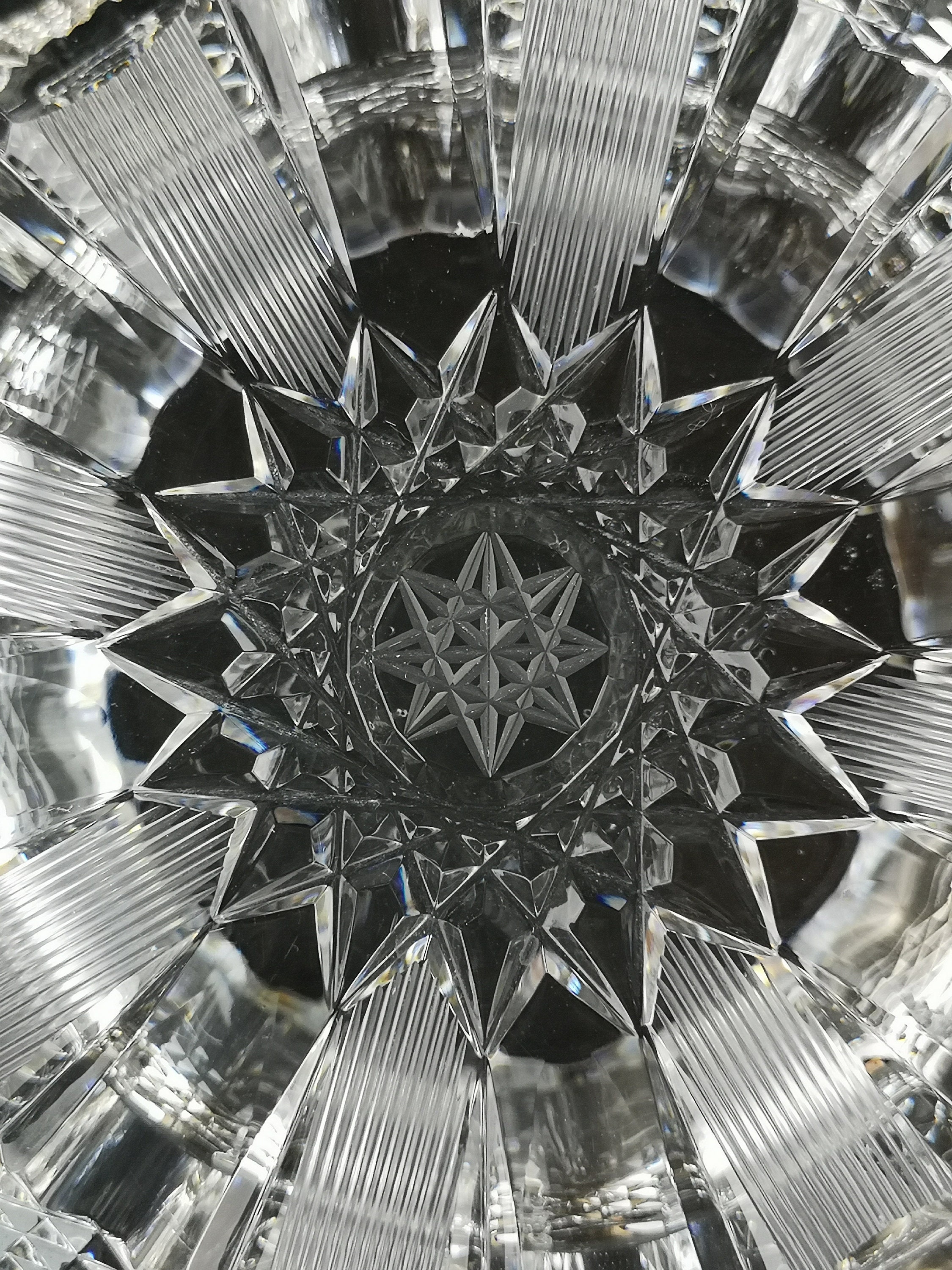 ROGAŠKA Crystal Cut Rare Stunning Luxurious Large Midcentury Slovenian