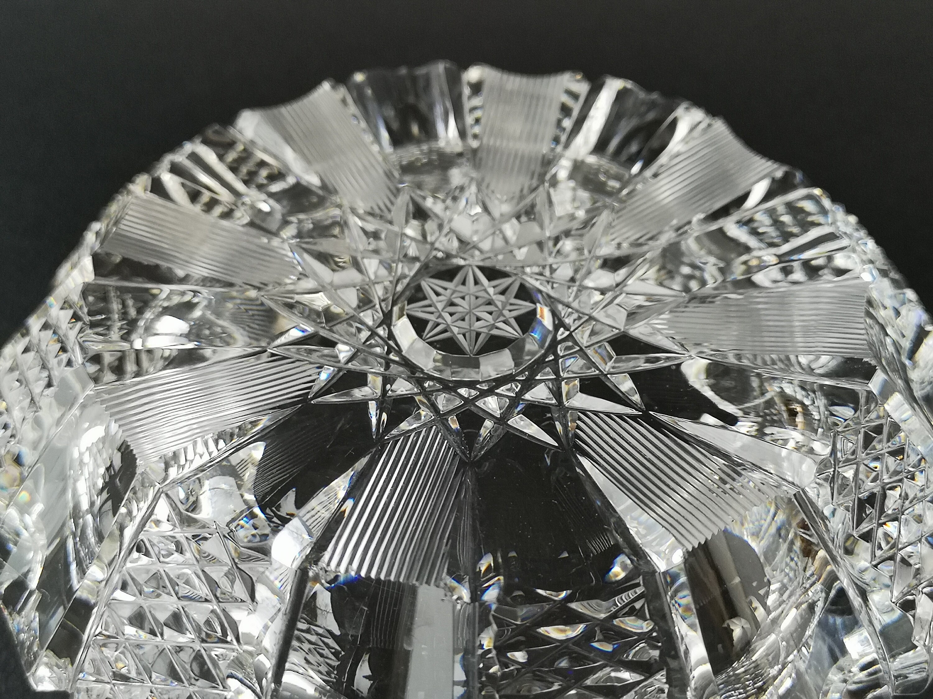 ROGAŠKA Crystal Cut Rare Stunning Luxurious Large Midcentury Slovenian