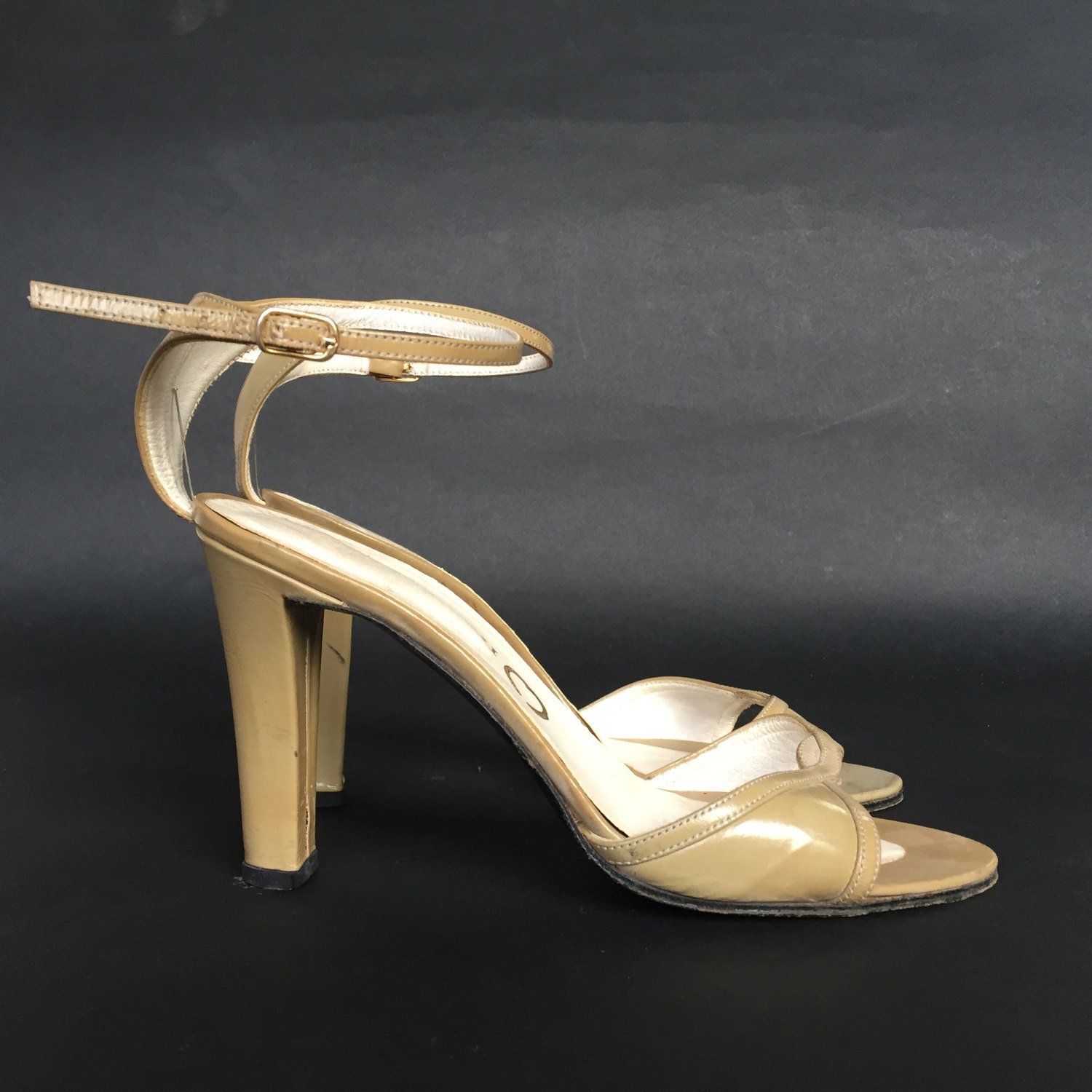 beige pumps canada