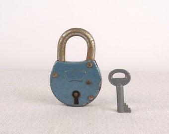 Vintage Round Padlock, Rustic Padlock, Working Padlock, Retro Padlock, Love Padlock, Padlock Charm,