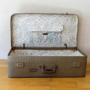 Old Travel Valise, Grey Suitcase, Old Luggage, Train Case, Old Suitcase, Luggage Decor, Antique Luggage, Trunk, Grey Valise, Travel Trunk image 2