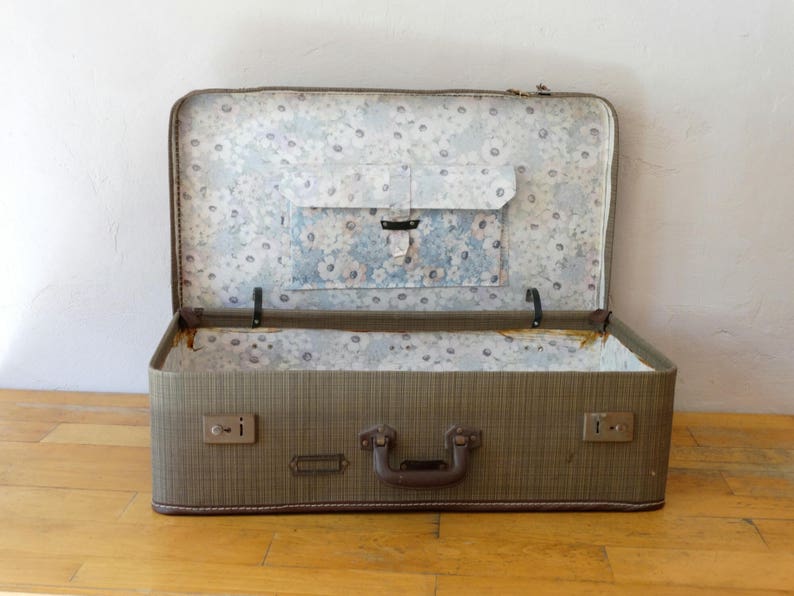 Old Travel Valise, Grey Suitcase, Old Luggage, Train Case, Old Suitcase, Luggage Decor, Antique Luggage, Trunk, Grey Valise, Travel Trunk image 2