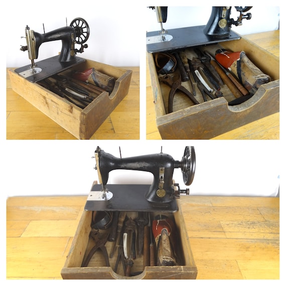 Hand Crank Davis Sewing Machine Vintage American Sewing Machine 