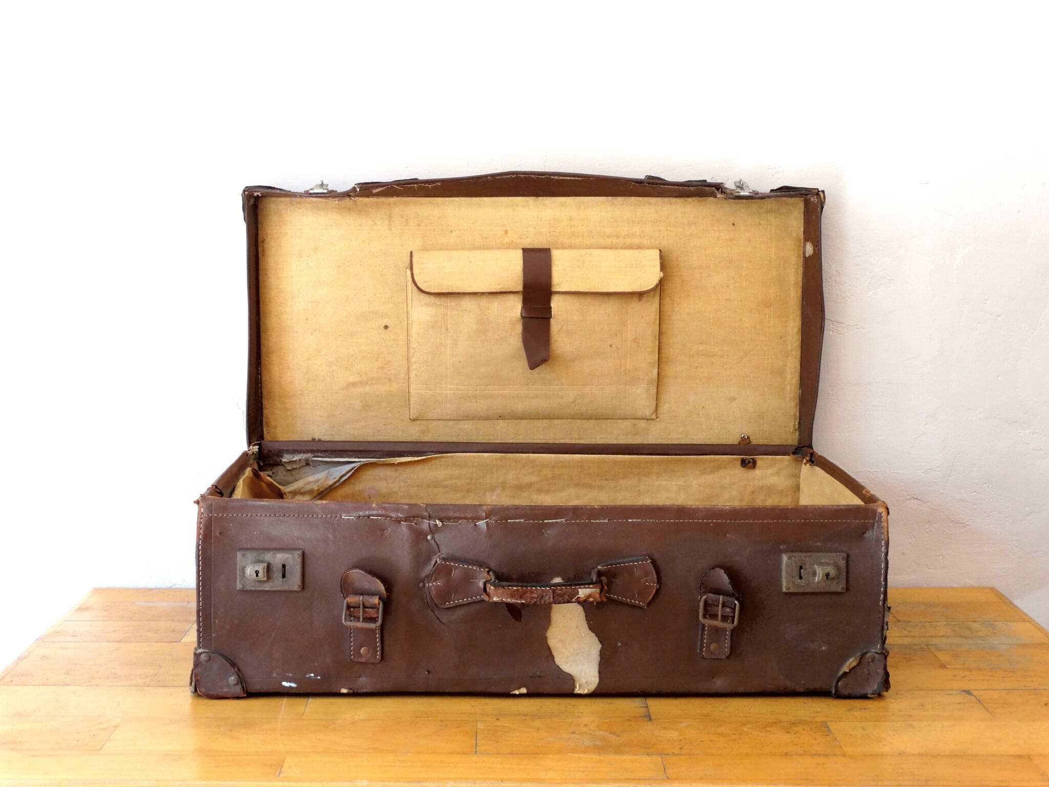 Huge Antique Suitcase Old Leather Luggage Train Case -  Canada