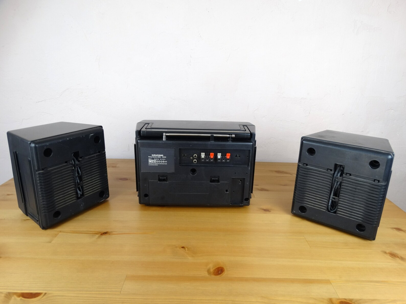 BOOMBOX GHETTOBLASTER GRUNDIG Party Center 2220 / worldwide shipping EUR 65,00 - FR