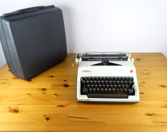 1972, Olympia SM9 Typewriter, Desktop Typewriter, Retro Typewriter, Portable Typewriter, Writing Machine, Old Typemachine, Manual Typewriter