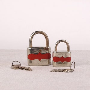 Set van twee, hangsloten met sleutels, werken Elzett hangslot, rode hangslot, hangsloten veel, vintage Padocks, slot en sleutel, hangsloten, Skeleton Keys