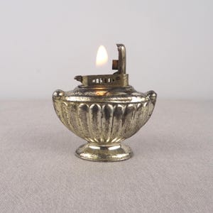 Encendedor del Japón ocupado, encendedor de mesa vintage, encendedor de botón, pisapapeles más ligero, encendedor de gasolina, encendedor de puros, encendedor de mesa