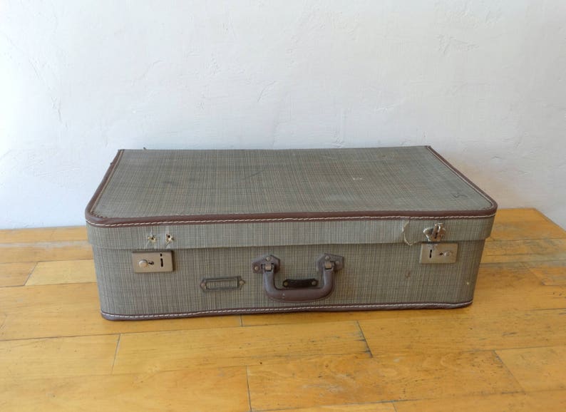 Old Travel Valise, Grey Suitcase, Old Luggage, Train Case, Old Suitcase, Luggage Decor, Antique Luggage, Trunk, Grey Valise, Travel Trunk image 3