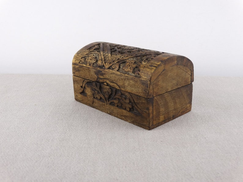 Small Chest Trinket Box Curio Box Small Wooden Box Carved Wooden Box Tobacco Box Jewelry Box Vanity Box Keepshake Box Hinged Box