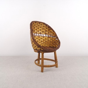 Vintage Dollhouse Peacock Chair, Wicker Doll Chair, Rattan Doll Arm Chair, Cane Dollhouse Chair, Modelling Chair, Room Box Chair, Doll Chair