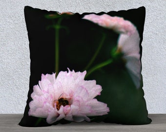 Örngott • Snäckskalskosmosdesign • Smakfull bild av snäckskalskosmosblommor • 18x18 eller 22x22 • Polyestervelvet