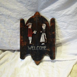 Hand Carved Welcome Sign: Vintage Folk Art, Colonial Settlers
