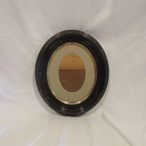 Wood Oval Picture Frame, 19th Century Antique Victorian Walnut Art Frame, Great Art Salvage