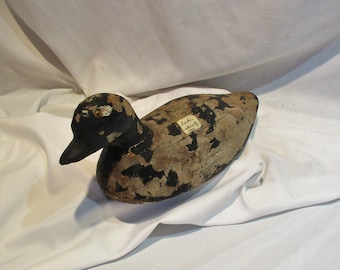 Hand Carved Skoter Duck Decoy: Antique American Folk Art