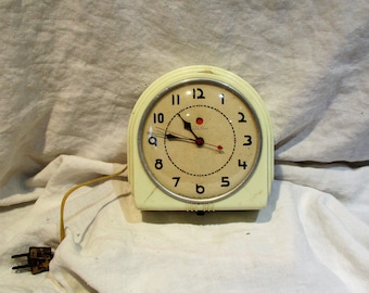 Telechron Wall Clock, Retro Mid Century Off White, Art Deco Style, Works!
