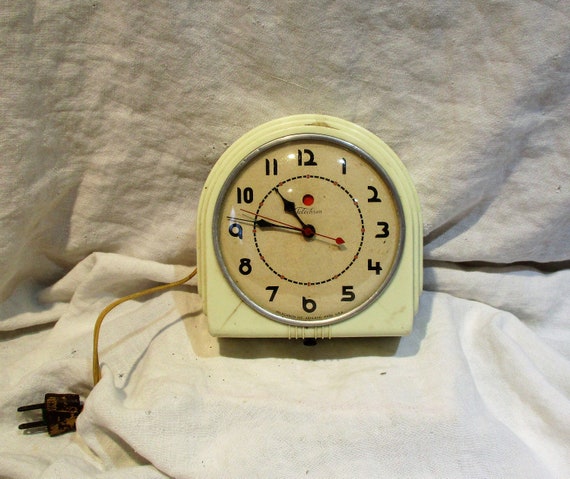 掛け時計アンティーク　USA  Telechron Telechron Wall Clock, Retro Mid Century off White, Art Deco