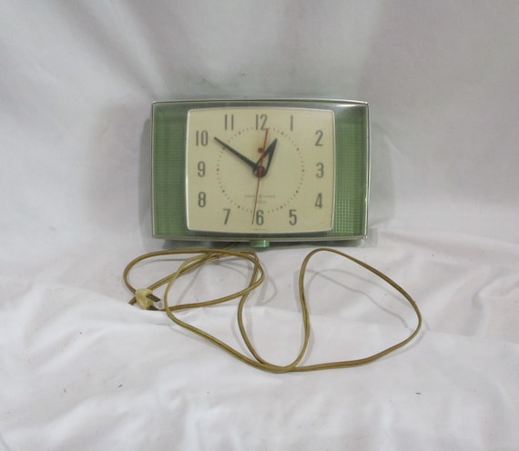 1950s GE Telechron Wall Clock: Avocado Green Mid-century Style