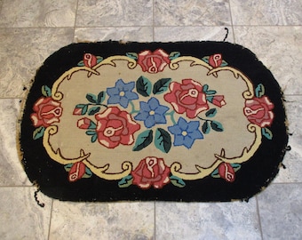 Hooked Rug, Oval, Vintage Floral and Abstract Hooked Rug, Old Hand Made Carpet