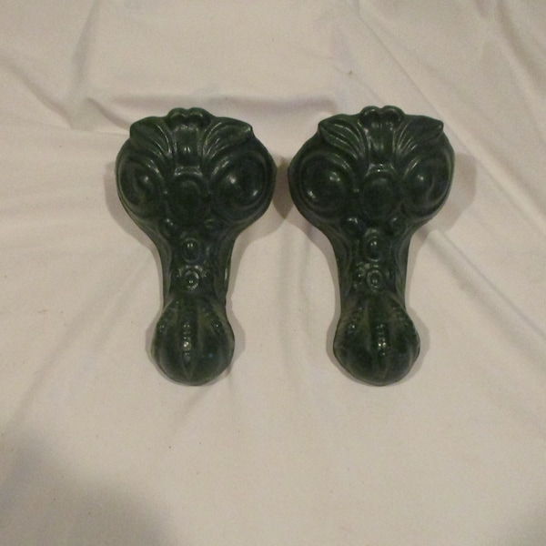 Cast Iron Ball & Claw Bathtub Feet, Antique Tub Feet, Set of 2, Vintage Architectural Salvage Metal Legs