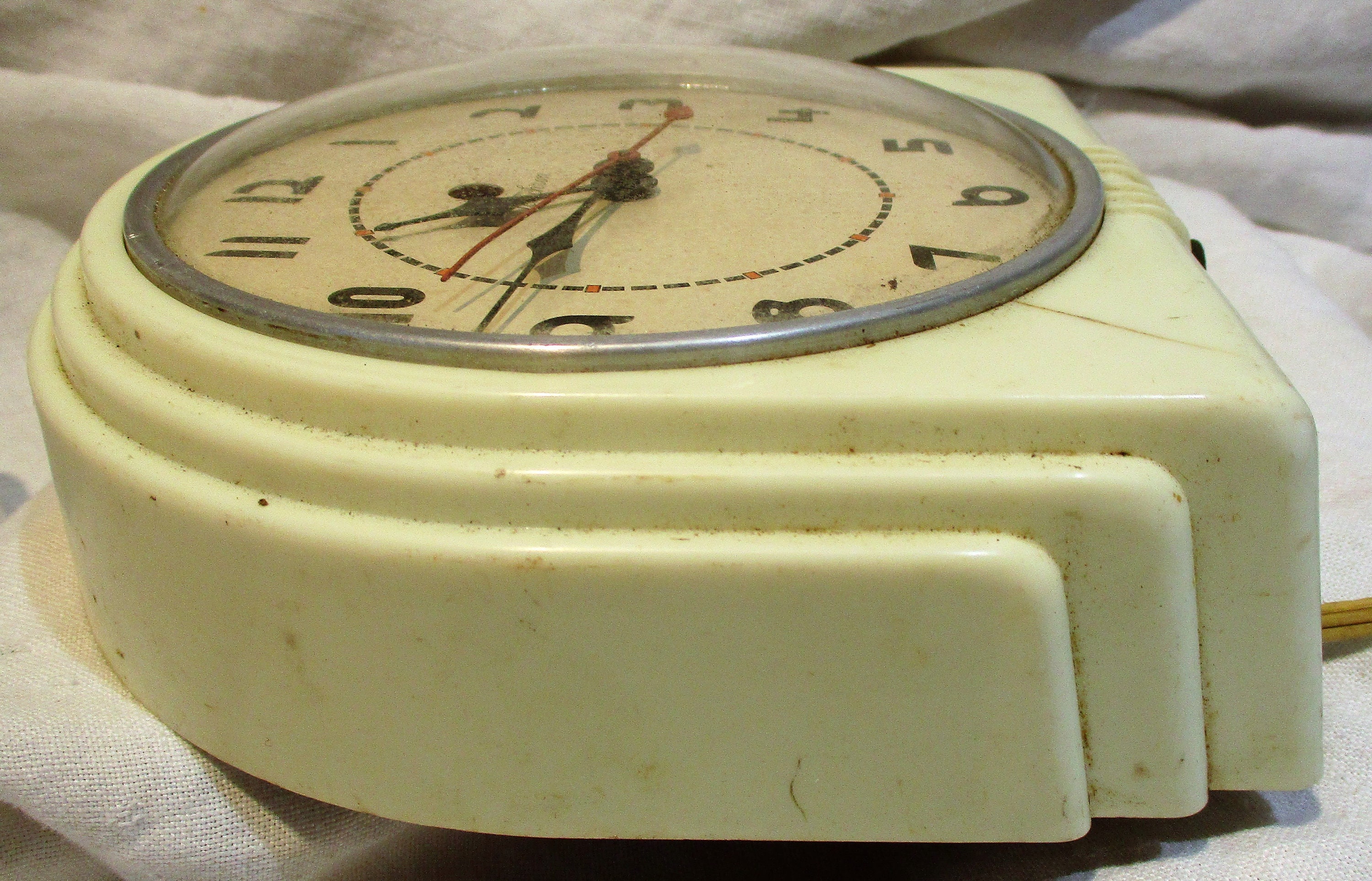 掛け時計アンティーク　USA  Telechron Telechron Wall Clock, Retro Mid Century off White, Art Deco