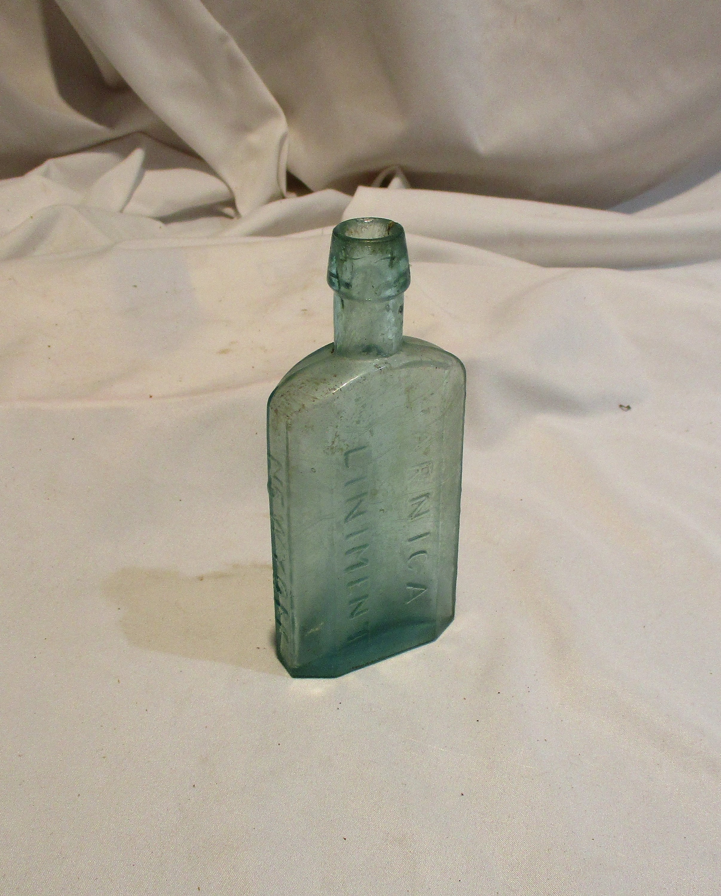 Ashland™ Glass Bottle, Round
