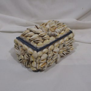 Tramp Art Sewing Box, Medium Box, Victorian Shell Art, Great Vintage Folk Art Salvage, Re-Purpose Decorative Box