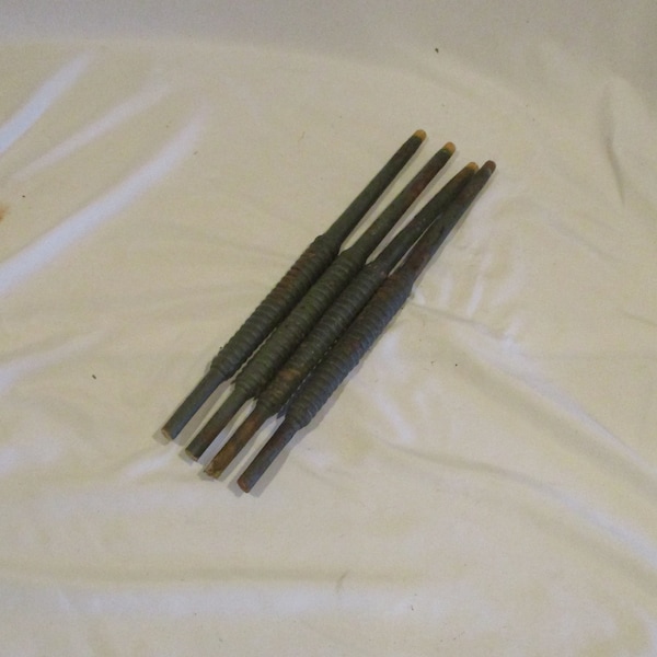 4 Spindles, Furniture Fragments, Hand Turned Stretchers, Chair Parts, Vintage Furniture Salvage