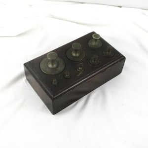 Brass Weights in Fitted Wood Box, Antique Jeweler&#39;s or Apothecary or Pharmacy Scale Weights, Complete Set of 8