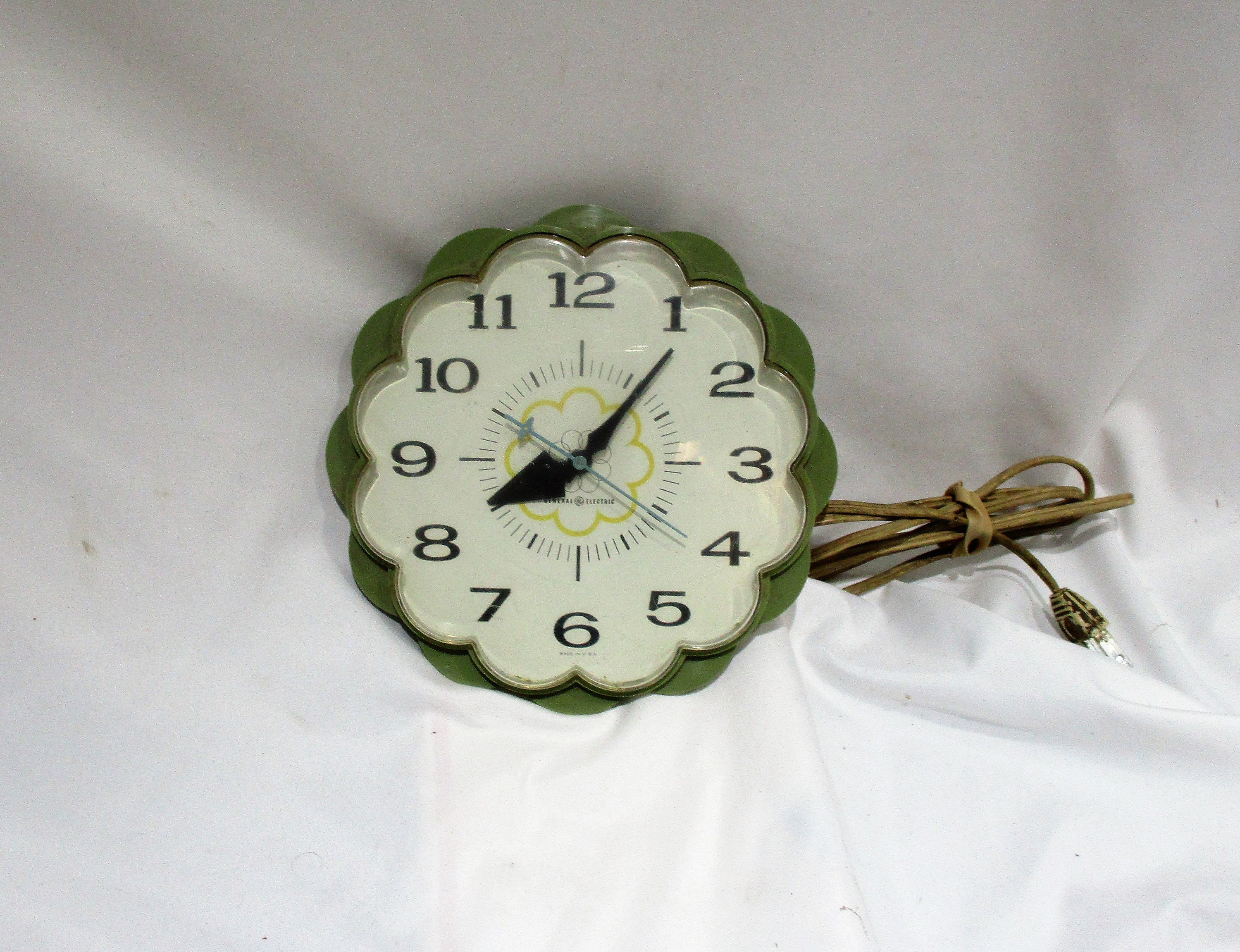 Welby Clock Winding Down Clipart