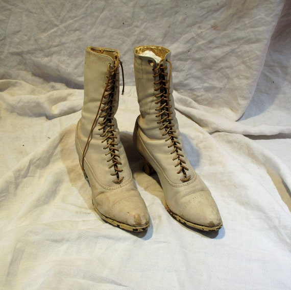Very white clearance boots