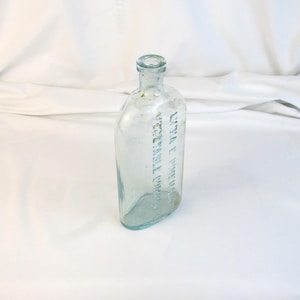 Antique Aqua Glass Bottle: Lydia Pinkham&#39;s Vegetable Compound Flask