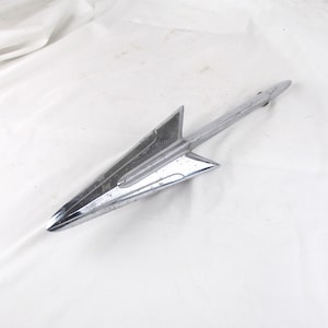Hood Ornament, 1950s Space Age Oldsmobile or Pontiac (?), Antique Car Parts Salvage