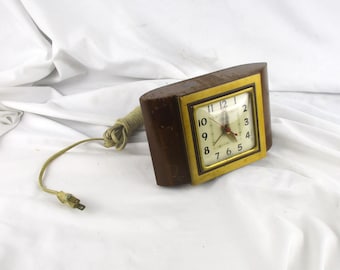 Telechron Desk Clock, Art Deco Transitional 1930s or 1940s, Electric Standing Clock, Working