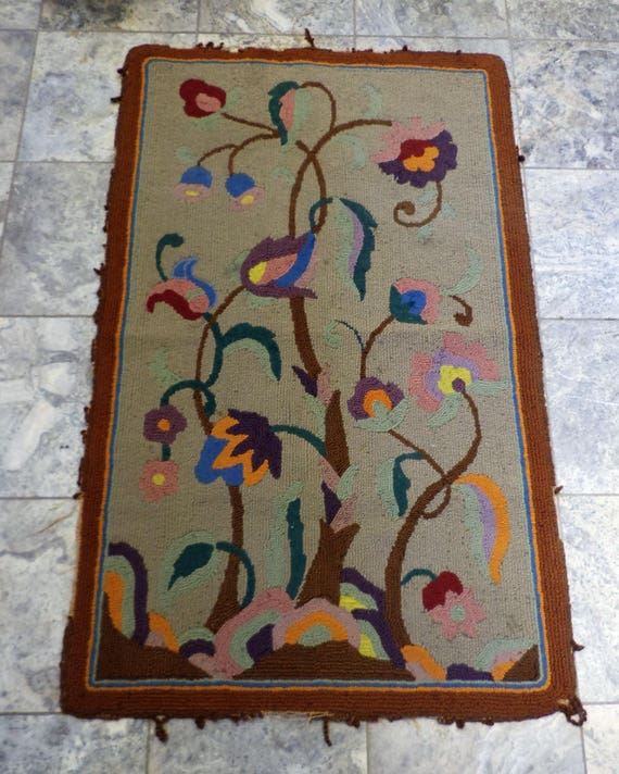 Rectangular Floral Hooked Rug Rectangular Floral Hooked Rug