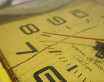 Telechron Wall Clock, Retro Mid Century Yellow General Electric